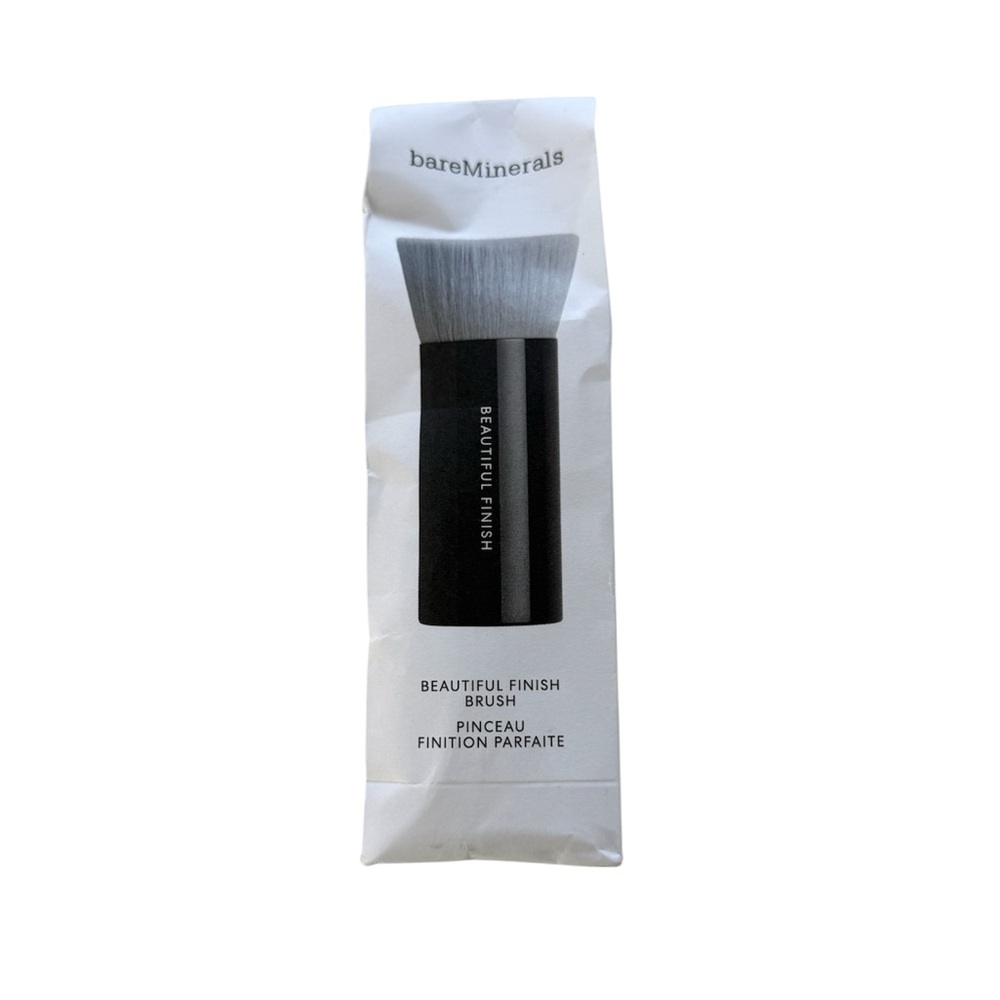 bareMinerals BEAUTIFUL FINISH FOUNDATION BRUSH. BRAND NEW